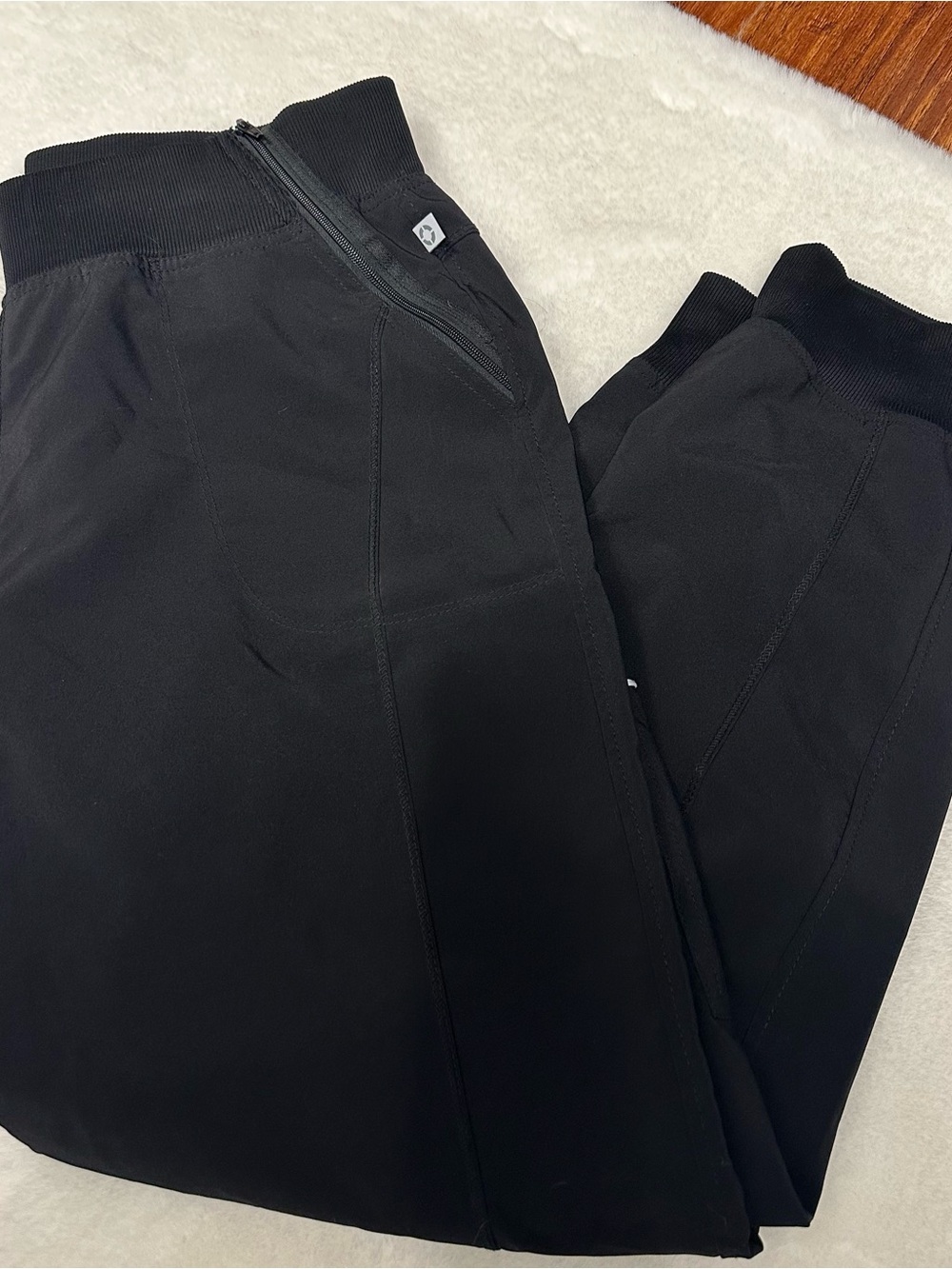 NWOT L Black Cherokee Infinity
Womens Scrub Jogger